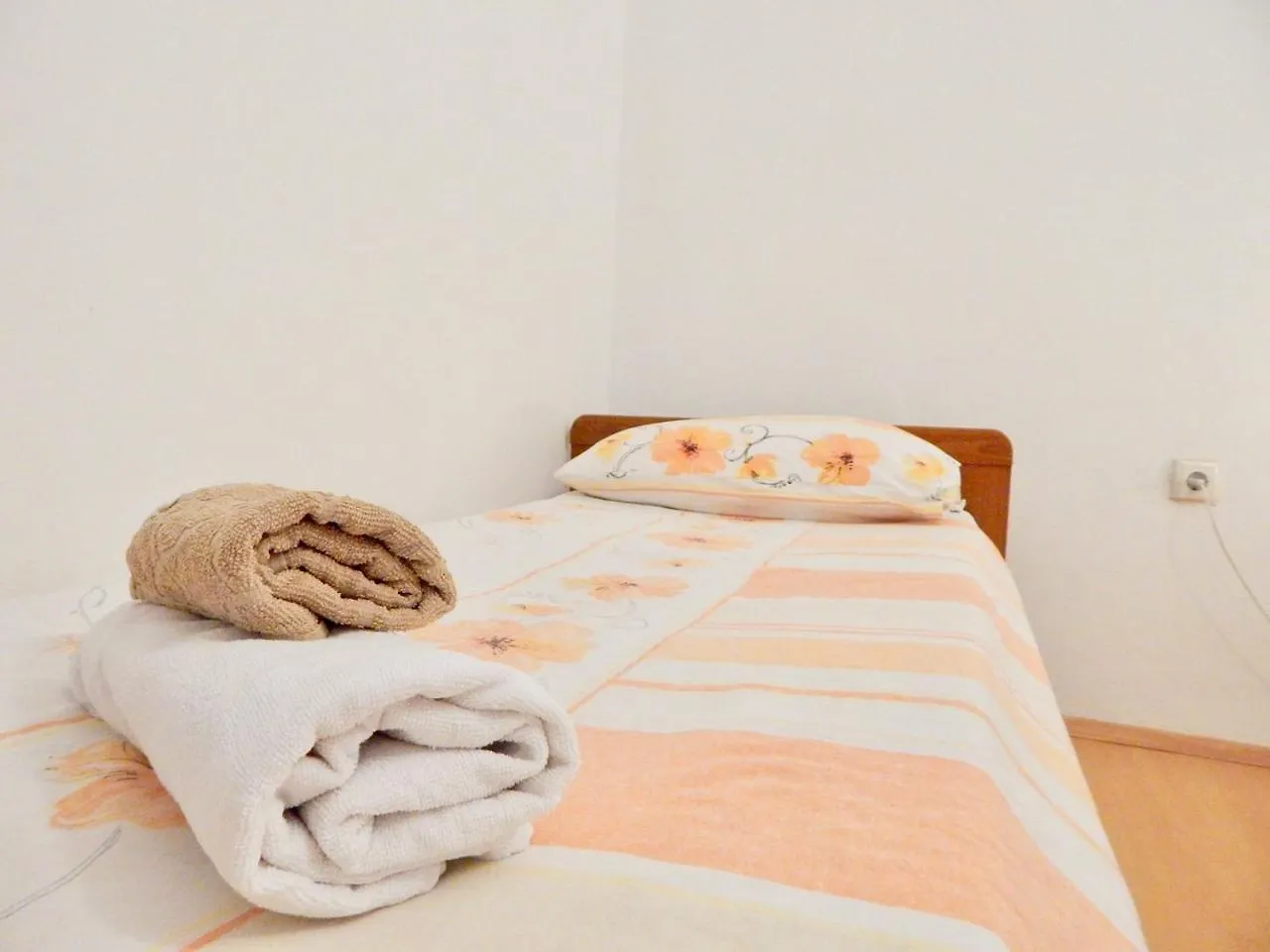 PUY Lovley Rural Apartment With Garden