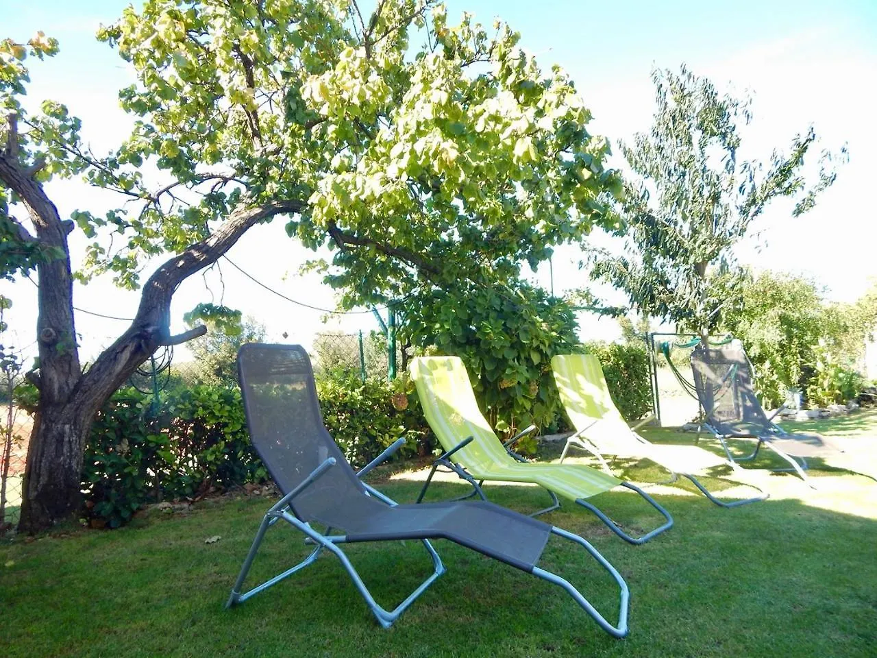 Lovley Rural Apartment With Garden Πούλα